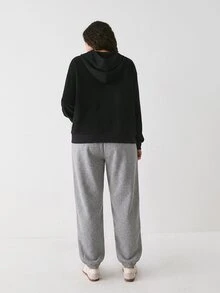 YARNWELL Plus Size Women's Solid Color Drawstring Waist Pocket Cuffed Casual Sweatpants - Grey - View 3