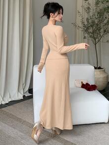 DAZY Women's V-Neck Sweater And Long Skirt Elegant 2 Pieces Set - Khaki - View 3