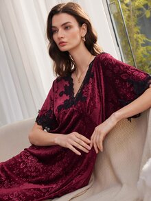 Moireta French Elegant Romantic Lace Patchwork V-Neck Women's Nightgown - Burgundy - View 6