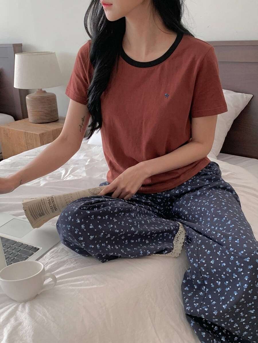 DAZY 2件組花卉圖案拼接撞色女款睡衣套裝 - 淺豆沙色 - 查看 1