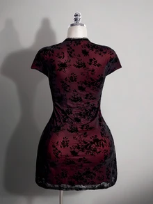 SHEIN ICON 大尺碼復古Y2K深V領花卉短袖收腰A字洋裝，返校穿搭，日常穿著，休閒度假，夏季洋裝 - 黑色 - 查看 2