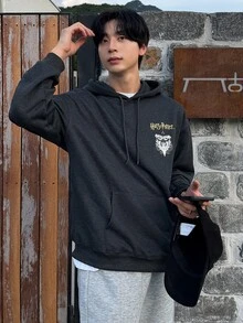 DAZY 秋冬款毛絨深灰色聯名圖案字母印花男士抽繩連帽衛衣 - 深灰色 - 查看 5