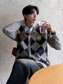 DAZY 海軍藍格紋拼接學院風男士開襟毛衣 - 淺灰色 - 查看 3