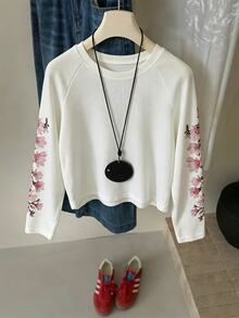 INAWLY Autumn Fresh Casual White Floral Print Raglan Long Sleeve T-Shirt, Round Neck Cropped Loose Fit Base Layer Top, Versatile For Daily Commute And Travel, Skin-Friendly Comfortable Fabric - White - View 3