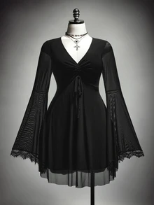 SHEIN ICON 大尺碼 Y2K 復古哥德風喇叭袖網紗 V 領洋裝，萬聖節洋裝，哥德風洋裝 - 黑色 - 查看 4