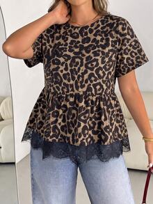 SHEIN Essnce Plus Size Women's Spring/Summer Fashion Casual Elegant Loose Comfortable Daily Versatile Slimming Leopard Print Lace Trim Hem Short Sleeve Babydoll Blouse - Multicolor - View 3