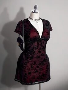 SHEIN ICON 大尺碼復古Y2K深V領花卉短袖收腰A字洋裝，返校穿搭，日常穿著，休閒度假，夏季洋裝 - 黑色 - 查看 4