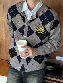 DAZY 海軍藍格紋拼接學院風男士開襟毛衣 - 淺灰色 - 查看 1