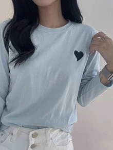 DAZY Women's Round Neck Embroidered Contrast Color Heart Minimalist Pattern T-Shirt - Blue - View 6