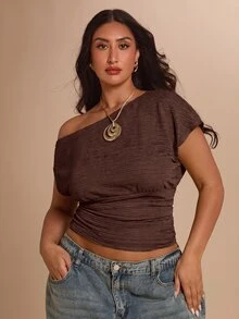SHEIN BAE CURVE 大尺碼女款純色不對稱單肩蝙蝠袖抓皺修身T恤 - 咖啡棕 - 查看 5