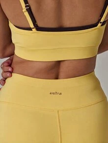 Aralina 女款雙肩帶鏤空短版上衣與高腰彈性瑜珈褲健身套裝，夏季休閒健身房穿搭，世界盃球迷造型 - 鵝黃色 - 查看 9
