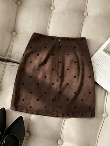 SHEIN Franclia 優雅時尚百褶波點印花不對稱迷你裙 都市教師專業穿搭 - 咖啡棕 - 查看 2