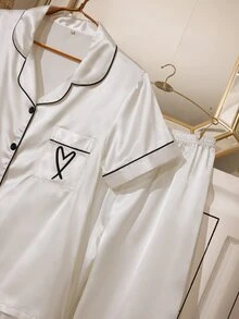 LuxeNights 愛心刺繡仿絲短袖上衣、短褲與長褲 3 件組睡衣套裝 - 白色 - 查看 4