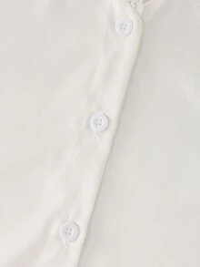 Balvessa Blus Elegan Wanita Warna Polos dengan Renda Kontras dan Kancing Tunggal - Putih - View 10