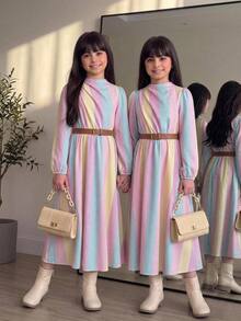 SHEIN Tween女孩 M01072274 秋冬休閒修身抓皺不對稱泡泡長袖拼接腰部抓皺大裙擺彩色條紋印花洋裝 時尚度假優雅復古女孩洋裝 多彩彩虹條紋 - 彩色 - 查看 7