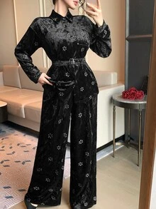 Livesso 黑色翻領花卉提花天鵝絨長袖襯衫配同款寬腿長褲，優雅兩件套，秋季款 - 黑色 - 查看 3