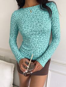 CovetEZ 女款休閒淺綠色豹紋修身長袖T恤，豹紋印花，夏季風格，適合日常街頭穿搭、通勤、約會、聚會，也適用於夏季、度假、休閒、Y2K風格、外出、畢業典禮等場合 - 彩色 - 查看 4