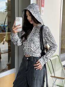 K-Vae Women's Grey Leopard Print Hooded Short Jacket, Slim Fit Flattering Sweatshirt - Multicolor - View 4