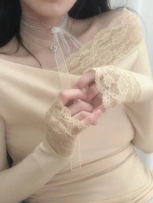 DAZY 設計感交叉V領蕾絲針織上衣女款，修身收腰內搭底層，露肩內搭上衣，適合春秋季 - 杏色 - 查看 3