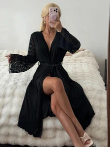 Dream Adore رداء أسود بخطوط عمودية منسوجة مع أكمام دانتيل، ملابس منزلية فاخرة أنيقة - الأسود - مشاهدة 1