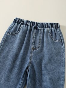 SHEIN 男嬰水洗丹寧兩件套，翻領單排扣長袖夾克搭配鬆緊腰休閒長褲，夾克口袋飾有皮革標籤，親膚柔軟水洗丹寧面料，適合日常外出與旅行，寬鬆版型活動自在，多尺寸可選，男孩女孩皆適用的春/秋百搭套裝 - 彩色 - 查看 8
