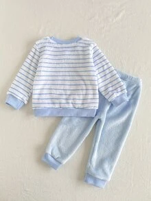 SHEIN 2件組男嬰可愛藍白恐龍刺繡條紋長袖圓領加厚戶外冬季度假毛絨套頭衛衣褲套裝 - 淺藍色 - 查看 2