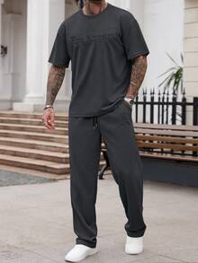 Manfinity Homme 男士休閒 INS 風格英文字母印花設計日常街頭穿搭男友丈夫禮物週年紀念禮物圓領寬鬆版型 T 恤套裝 - 深灰色 - 查看 1