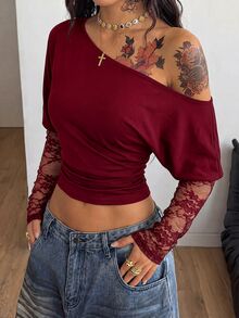 Coolane 女款不對稱單肩蕾絲拼接袖口短版百褶T恤 - 酒紅色 - 查看 2