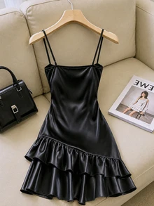SHEIN Franclia Gaun Cami Fashion Wanita Warna Polos dengan Lipit dan Rumbai di Bagian Bawah - Hitam - View 2