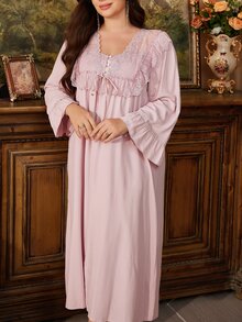 PalaceNights Set 2 Potong Gaun Tidur Ukuran Besar Bergaya Kerajaan dengan Bordir Tebal dan Hiasan Renda, Ukuran Plus, + Gaun Maxi Camisole - Dusty Pink - View 4