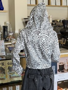 K-Vae Women's Grey Leopard Print Hooded Short Jacket, Slim Fit Flattering Sweatshirt - Multicolor - View 2