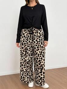 Shapeblank Set 2 Potong Kaos Lengan Panjang dengan Simpul Depan Ukuran Besar dan Celana Longgar Motif Leopard dengan Kantong - Hitam - View 4
