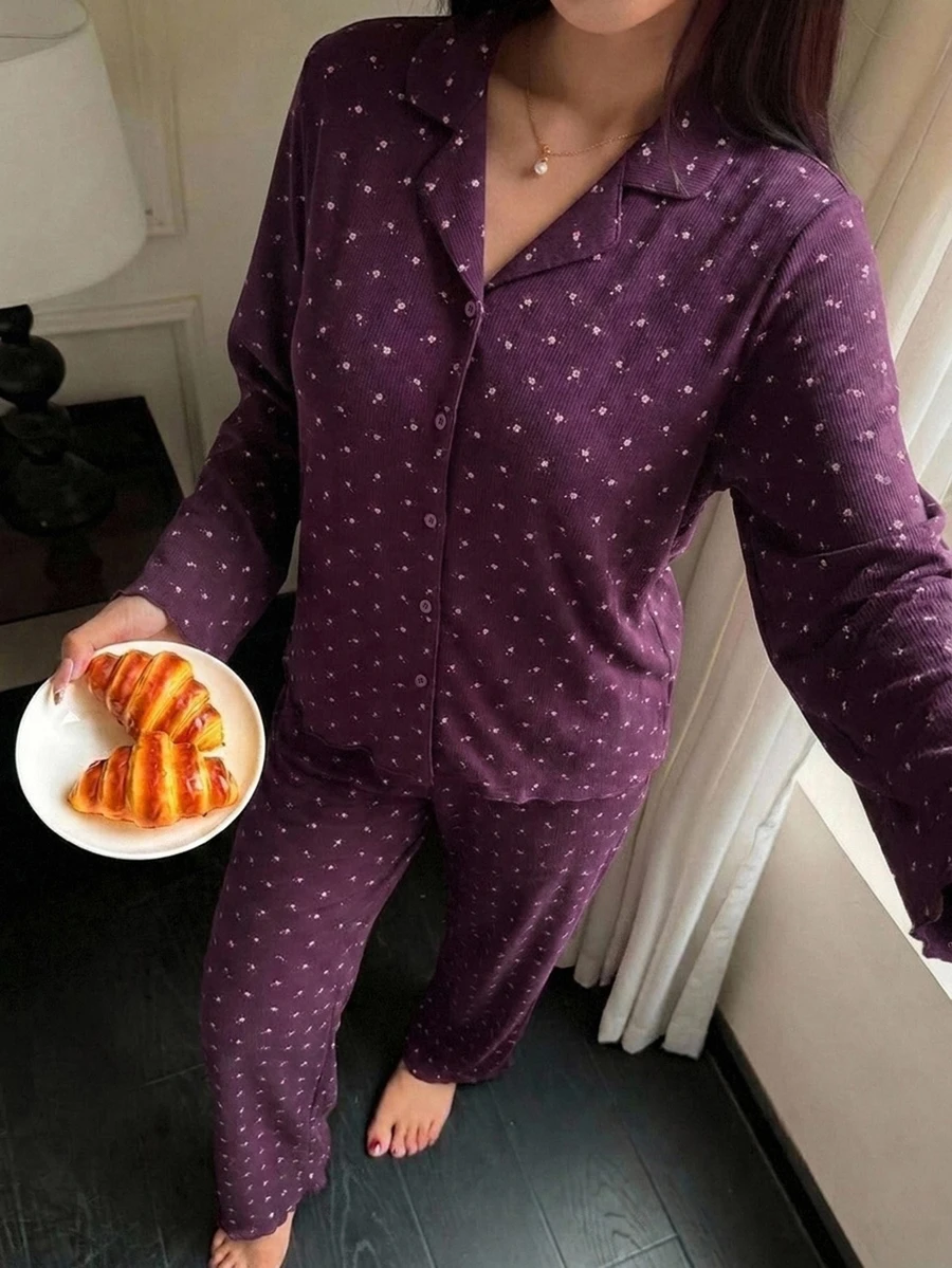 DAZY 甜美碎花無袖背心上衣與修身短版長褲兩件套,女款春夏睡衣套裝 - 中紫紅色 - 查看 1