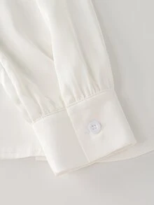 Balvessa Blus Elegan Wanita Warna Polos dengan Renda Kontras dan Kancing Tunggal - Putih - View 3