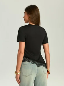 Camiseta ajustada elegante negra para mujer, blusas casuales de manga corta para verano con cintura ceñida, dobladillo asimétrico y ribete de encaje para vacaciones - Multicolor 4 - Ver 2