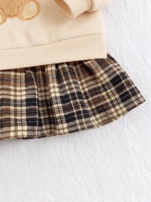 SHEIN Newborn Baby Cartoon Bear Print Patchwork Plaid Hem Cute Dress - Khaki - View 5
