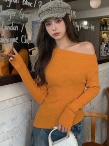 DAZY 女款秋季休閒純色不對稱領口露肩上衣毛衣 - 橘色 - 查看 5