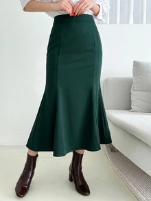 墨綠色