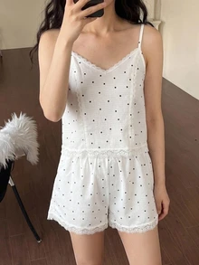 DAZY 2件組波點印花細肩帶上衣與短款睡褲女款睡衣套裝 - 白色 - 查看 1