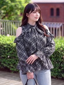 Bijouette 大尺碼優雅黑白格紋編織露肩上衣，柔軟面料，日系甜美風，收腰下腰線，適合早午餐派對秋季穿搭 - 彩色 - 查看 3