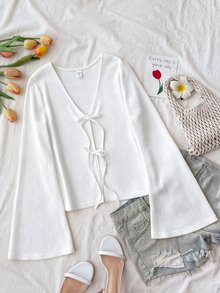 SHEIN 青少年女孩休閒純色寬鬆繫帶前襟喇叭袖上衣，適合度假、返校、教師日常穿著與外出，「老錢風」度假長袖上衣（白色/度假風/秋季風），繫帶前襟上衣、白色上衣、白色襯衫、V領上衣、長袖襯衫 - 白色 - 查看 5