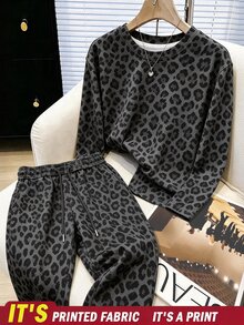 Resyla Leopard Print Digital Print Fashion Minimalist Women's 2 Pieces Set, Gift For Friends - Multicolor - View 1
