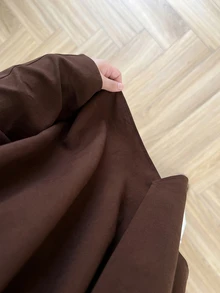 Lacomfia بلوزة نسائية أنيقة بتصميم فرنسي بسيط بياقة دائرية وشريط، قميص فريد عالي الجودة بمقاسات كبيرة - قهوة بني - مشاهدة 5