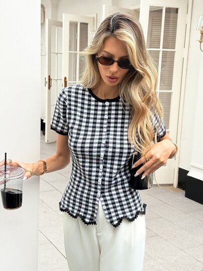 SHEIN Frenchy Women's Gingham Plaid Round Neck Short Sleeve Single-Breasted Slim Fit Casual Knit Cardigan,Lace-Trimmed, Wavy Trim Design, For Layering Fal/ Winter.