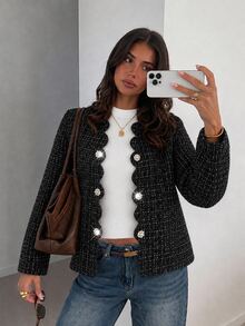 Modelyn Jaket Wanita Elegan Gaya Prancis Musim Gugur/Dingin dengan Hiasan Renda Bergelombang dan Kancing Mutiara. - Hitam - View 4