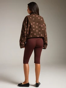 Athîral Denim جاكيت جينز بني مطبوع بنقاط بولكا، بياقة واقفة وأكمام طويلة، فضفاض مع حبل شد عند الحافة وأزرار أمامية، مناسب لملابس الشارع في فصل الخريف - قهوة بني - مشاهدة 2