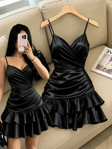SHEIN Franclia Gaun Cami Fashion Wanita Warna Polos dengan Lipit dan Rumbai di Bagian Bawah - Hitam - View 3