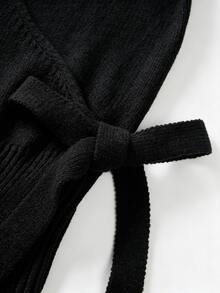SHEIN 春秋法式裹領V領針織上衣 女款側綁帶收腰長袖修身襯衫 - 黑色 - 查看 7