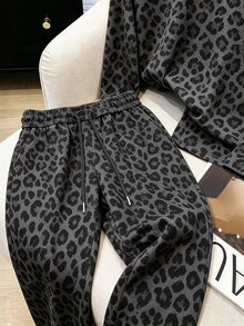 Resyla Leopard Print Digital Print Fashion Minimalist Women's 2 Pieces Set, Gift For Friends - Multicolor - View 4