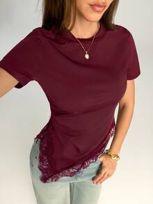 Camiseta ajustada elegante negra para mujer, blusas casuales de manga corta para verano con cintura ceñida, dobladillo asimétrico y ribete de encaje para vacaciones - Multicolor 4 - Ver 5